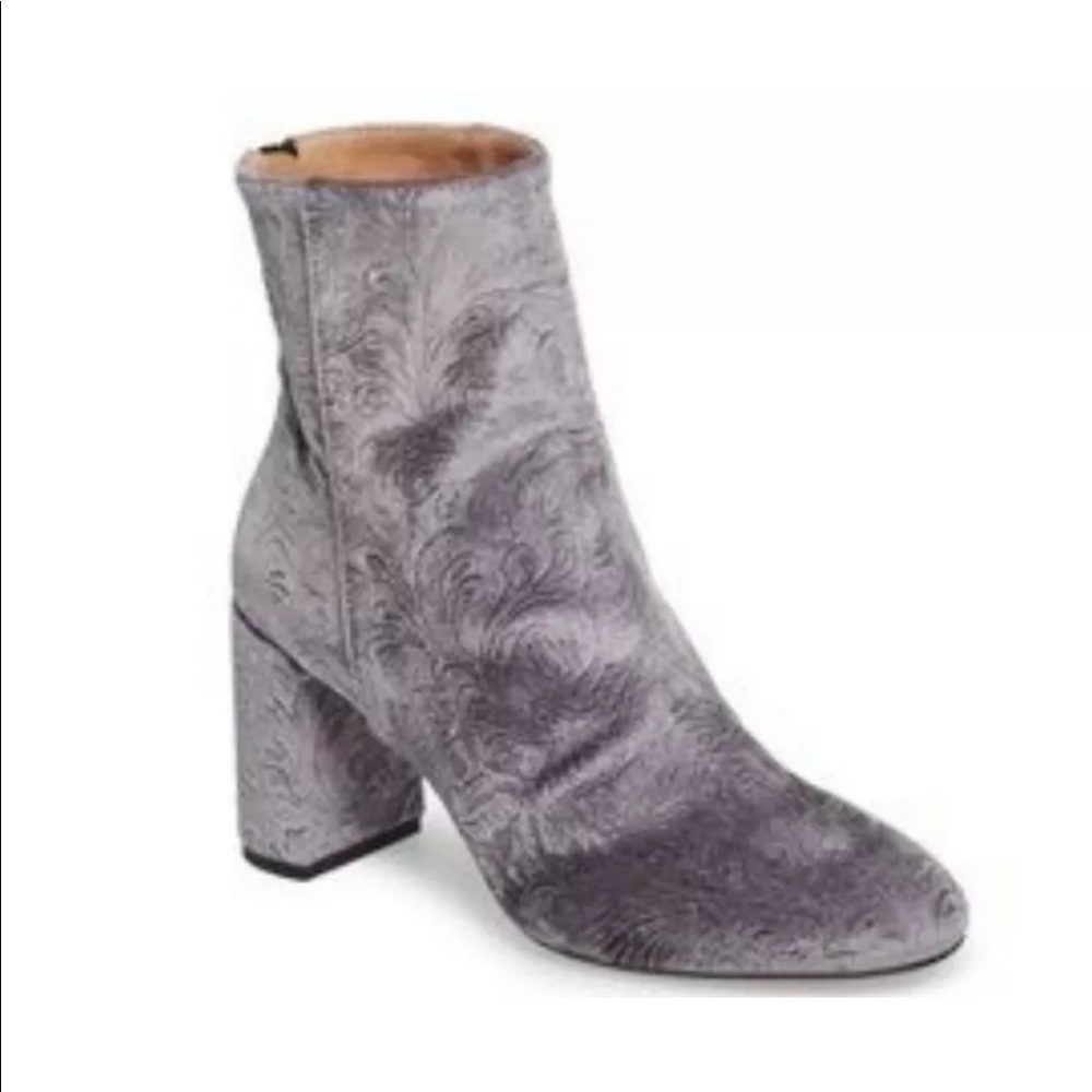 Lewit Lanzo booties heels new 6 gray